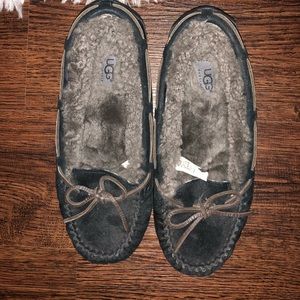 Ugg house shoes